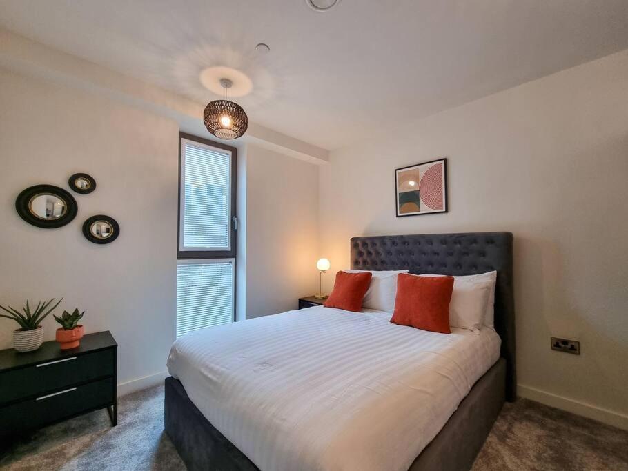 Stunning 4-Bedroom Townhouse With Free Parking Mánchester Exterior foto