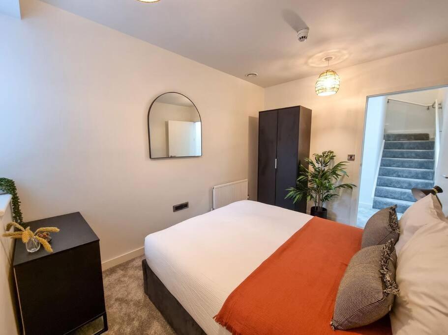 Stunning 4-Bedroom Townhouse With Free Parking Mánchester Exterior foto