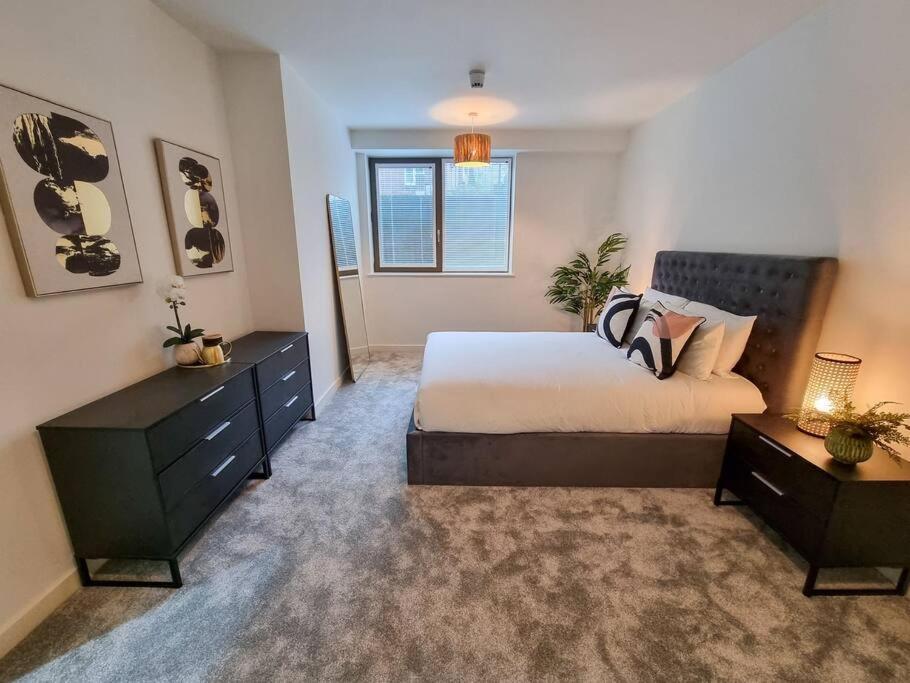 Stunning 4-Bedroom Townhouse With Free Parking Mánchester Exterior foto