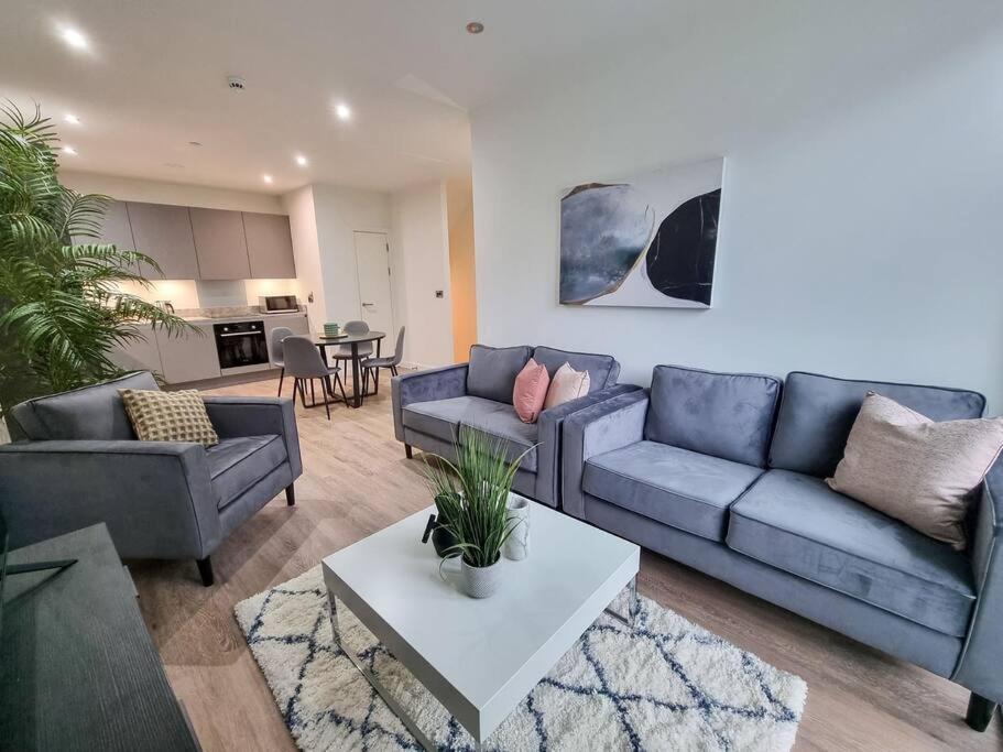 Stunning 4-Bedroom Townhouse With Free Parking Mánchester Exterior foto